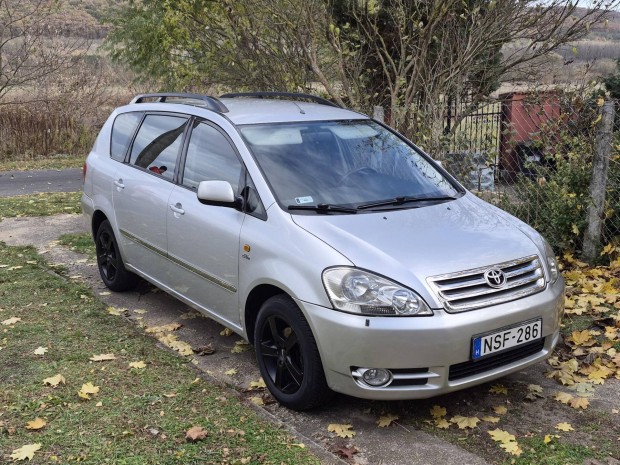 Toyota Avensis Verso 2.0 D-4D