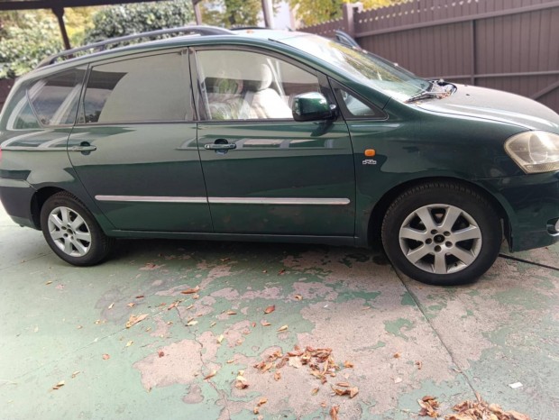 Toyota Avensis Verso 2.0 D-4D Linea Sol