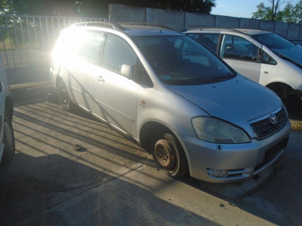 Toyota Avensis Verso bontott alkatrszek