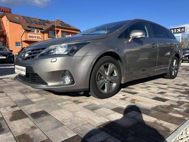 Toyota Avensis Wagon 1.8 Executive Navi.Kamera....