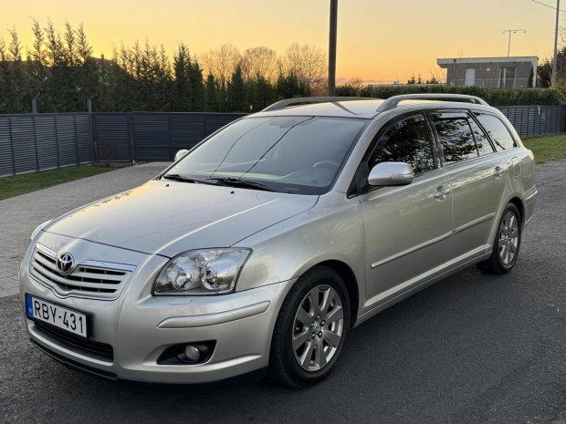 Toyota Avensis Wagon 1.8 Sol Vezetett Szervizk...