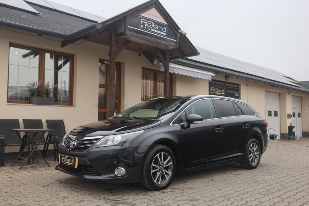 Toyota Avensis Wagon 2.0 D-4D Limited Vezetett...