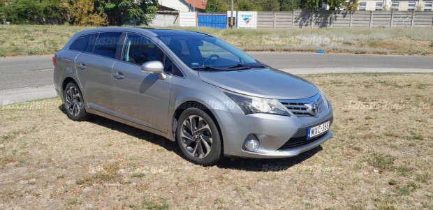 Toyota Avensis Wagon 2.0 D-4D Sol 125 ezer km....