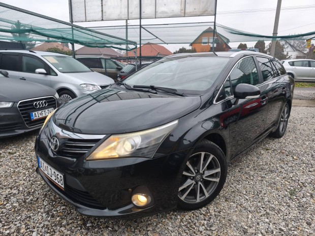 Toyota Avensis Wagon 2.0 D-4D Sol Alulrl Is RO...