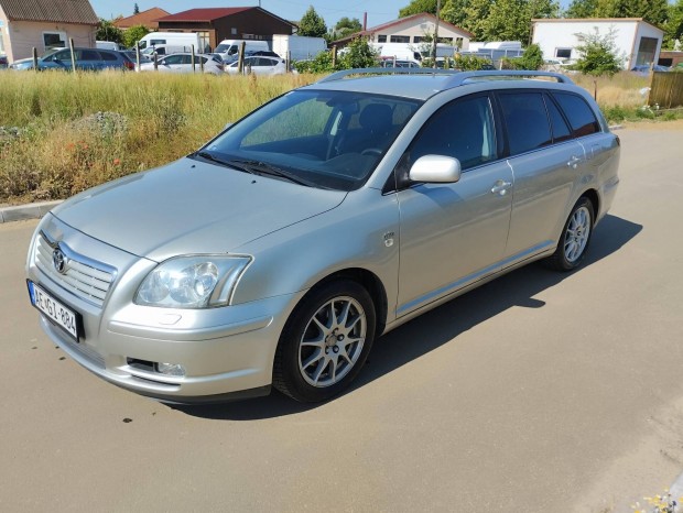 Toyota Avensis Wagon 2.0 D Sol Executive Gyária...