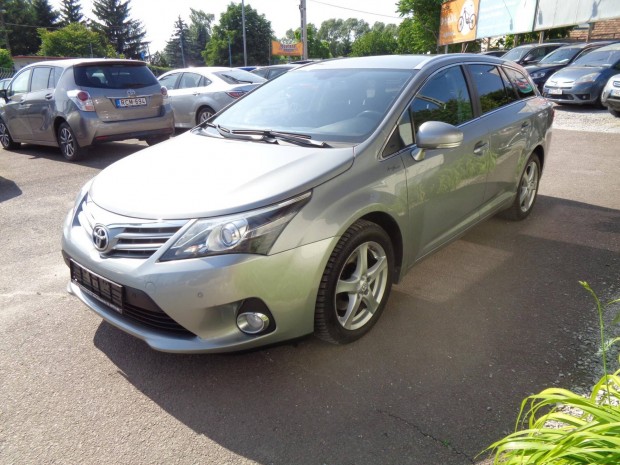 Toyota Avensis Wagon 2.2 D-4D Executive Szerviz...