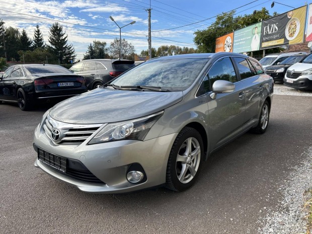 Toyota Avensis Wagon 2.2 D-4D Executive Szerviz...