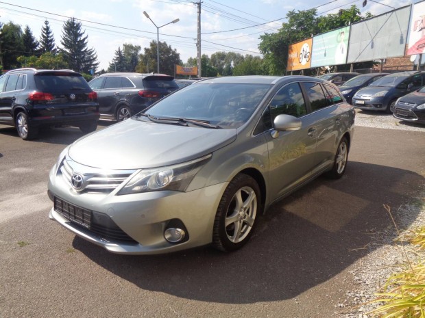 Toyota Avensis Wagon 2.2 D-4D Executive Szerviz...