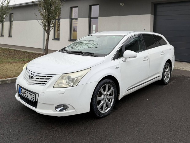 Toyota Avensis Wagon 2.2 D-4D Executive (Automa...