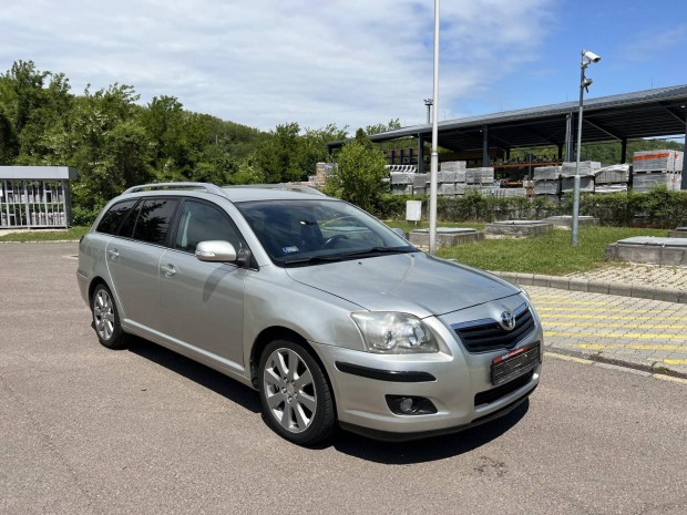 Toyota Avensis Wagon 2.2 D-4D Sol