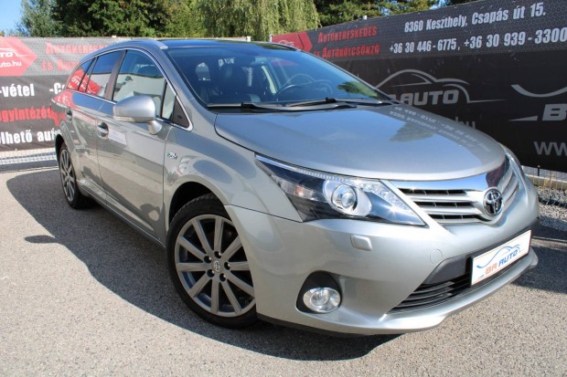 Toyota Avensis Wagon 2.2 Dcat Premium /Navi/Br...