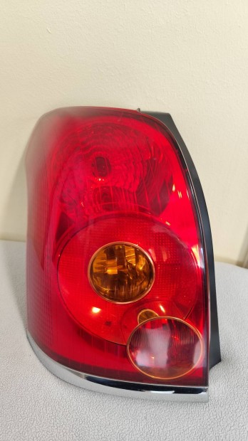 Toyota Avensis (2003-2006) kombi bal hts lmpa 