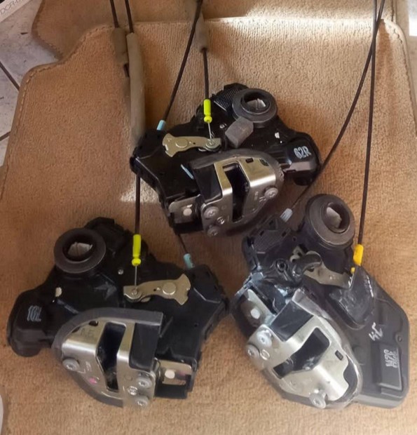 Toyota Avensis (T250) Z�r szerkezet