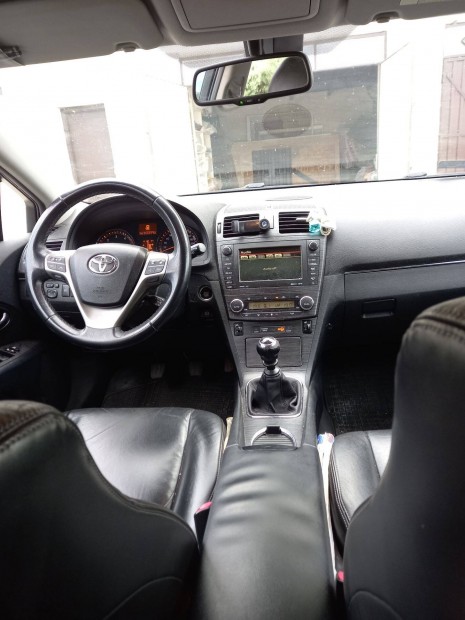 Toyota Avensis combi elad