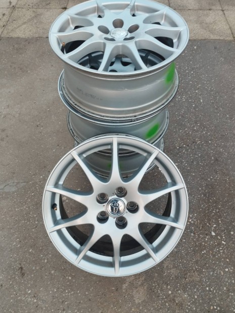 Toyota Avensis knnyfm felni 16-colos 