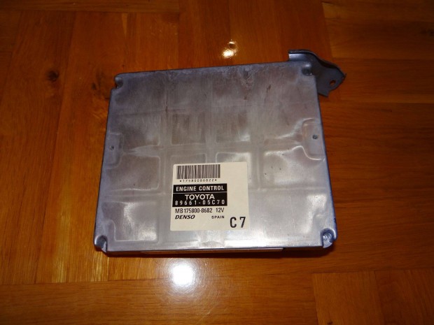 Toyota Avensis motorvezrl