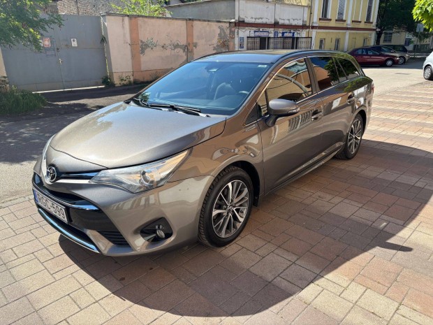 Toyota Avensis újszerű állapotú