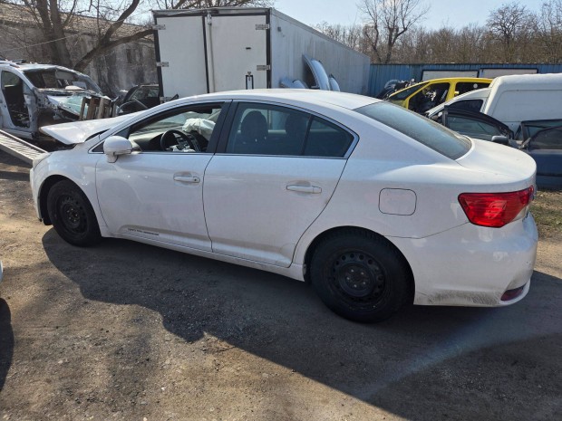 Toyota Avensit27 sedan 2012- �sszes alkatr�sze