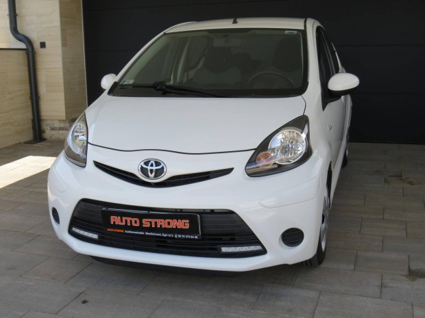 Toyota Aygo 1.0 Life Plusz 32.100 km !! Mint az...