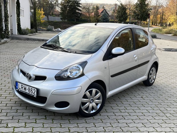 Toyota Aygo 1.0 Plusz M-MT Csak 47.919.KM jkor...