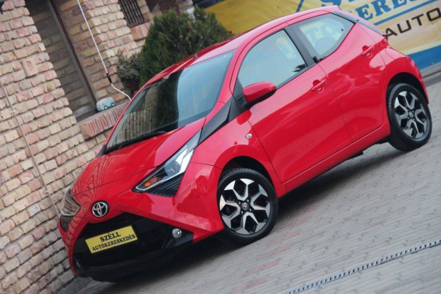 Toyota Aygo 1.0 x-cite + cool&safe Applecarplay...