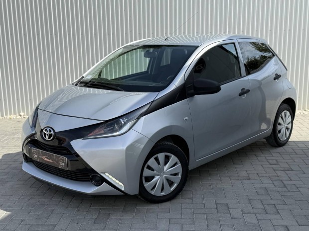Toyota Aygo 1.0 x-cite + cool&safe Multimédia.U...