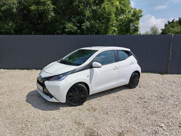 Toyota Aygo 1.0 x-cool Klíma. Tempomat. Ülésfűt...
