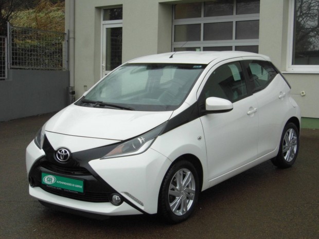 Toyota Aygo 1.0 x-cool Szervizknyv-Klma-Navig...