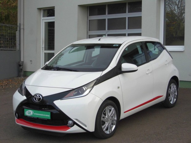 Toyota Aygo 1.0 x-cool Tempomat-Tolat Kamera-1...