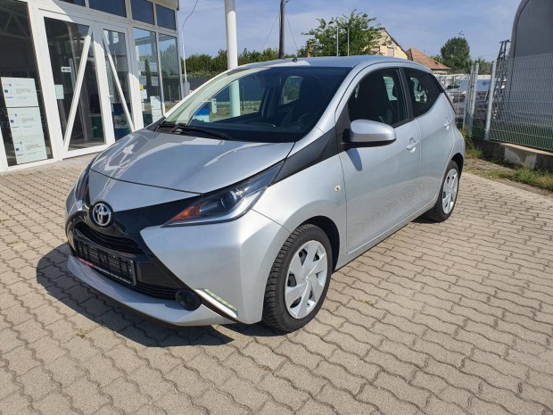 Toyota Aygo 1.0 x-cool Tempomat. 8X Lgzsk. ME...