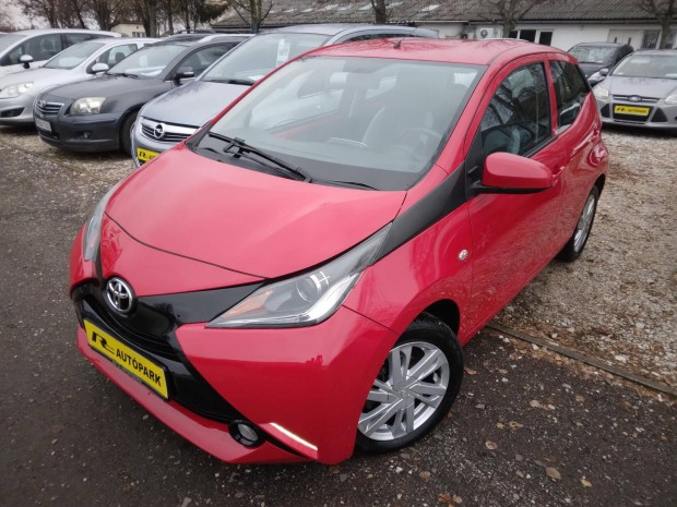 Toyota Aygo 1.0 x-play 69ekm!Tempomat!Gyri alu...