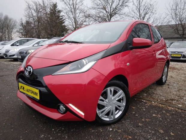 Toyota Aygo 1.0 x-play 69ekm!Tempomat!Gyári alu...