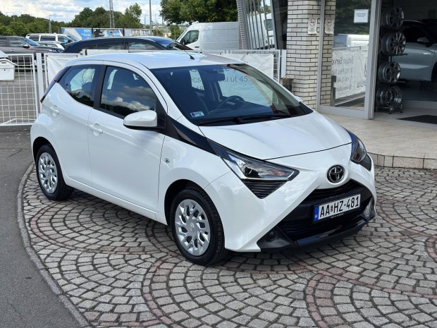 Toyota Aygo 1.0 x-play Magyarorszgi. srlsme...
