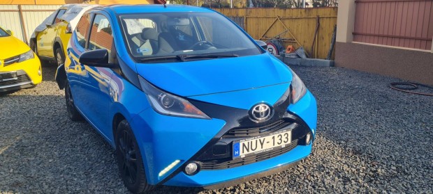 Toyota Aygo 1.0 x-play Motor.Vlt Hibtlan