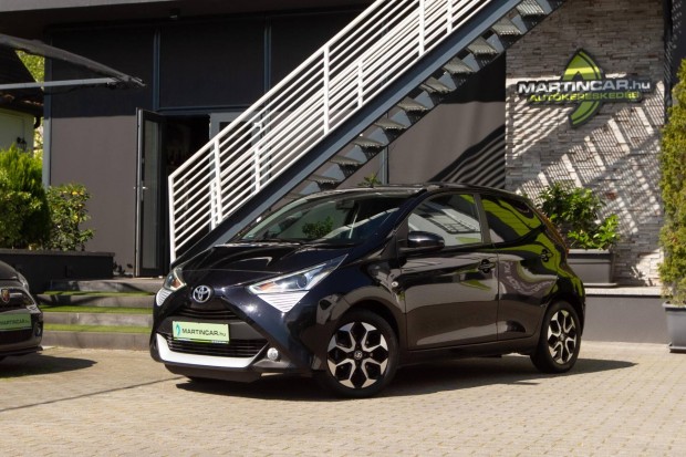 Toyota Aygo 1.0 x-play Sport Ipresszív Black Di...