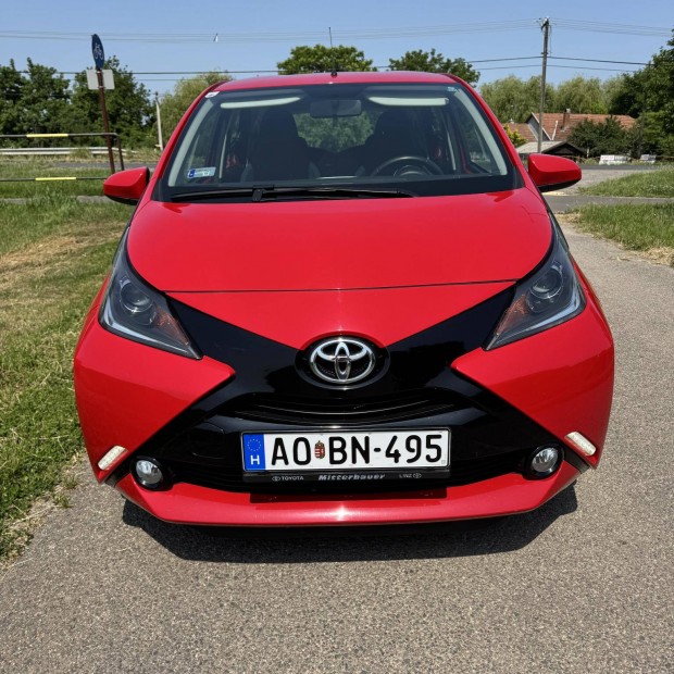 Toyota Aygo 1.0 x-play+TSS Nagy Kijelzvel . J...