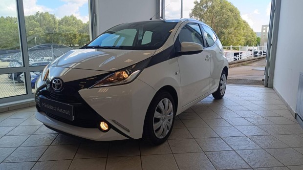 Toyota Aygo 1.0 x-play+TSS x-shift (Automata) M...