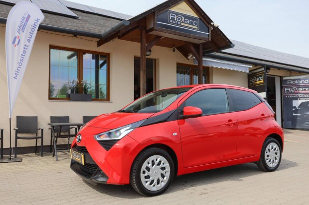Toyota Aygo 1.0 x-play + style + connectivity M...