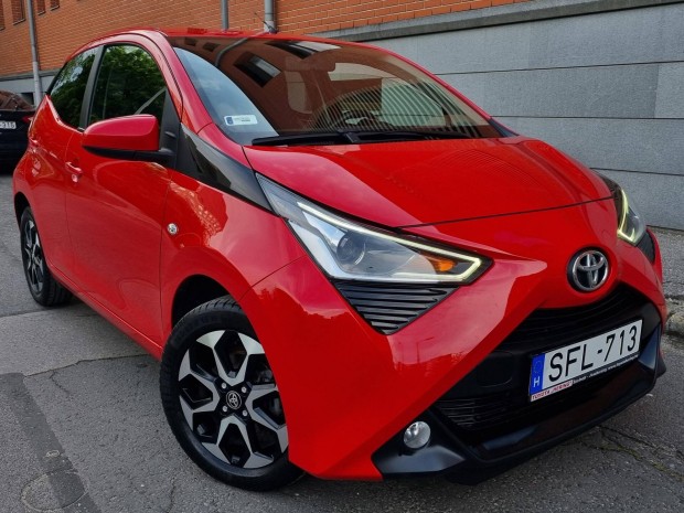 Toyota Aygo 1.0 x-play + style + connectivity /...