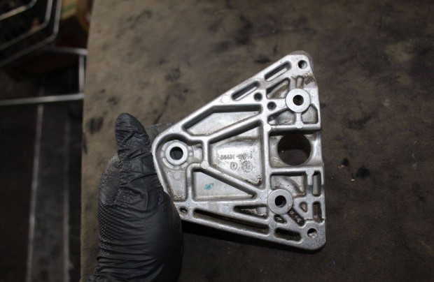 Toyota Aygo 1.0i klímakompresszor tartó konzol 88431-0H010