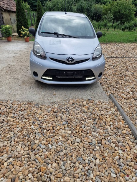 Toyota Aygo,2013,benzin,navi,klima