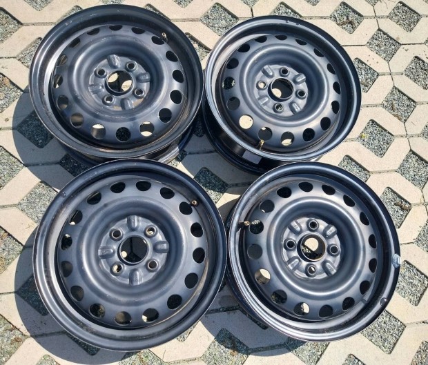 Toyota Aygo Citroen C1 Peugeot 107 felni acélfelni 14" 4x100