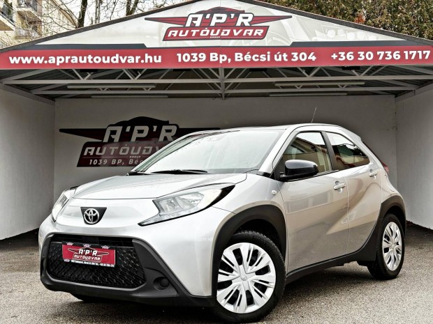 Toyota Aygo X 1.0 VVT-i Comfort Szerv�zk�nyv.T�...