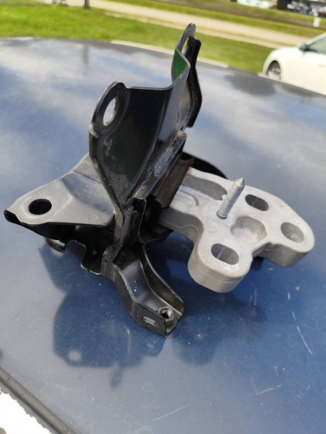 Toyota Aygo X AV-D2780 motor tart bak