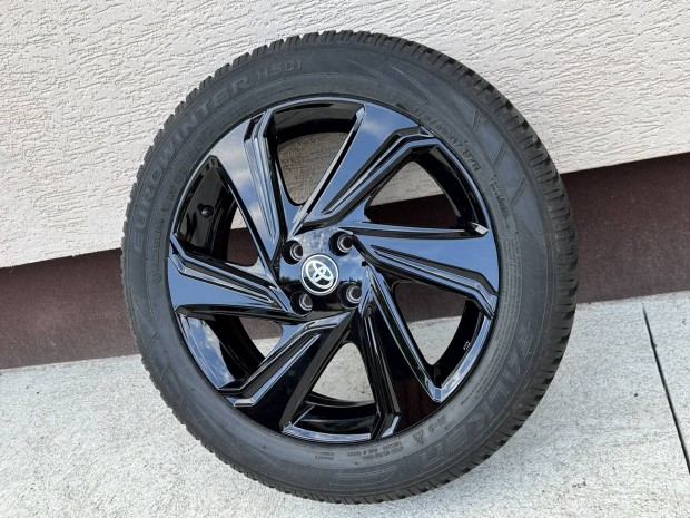 Toyota Aygo X alufelni szett Falken tli gumival
