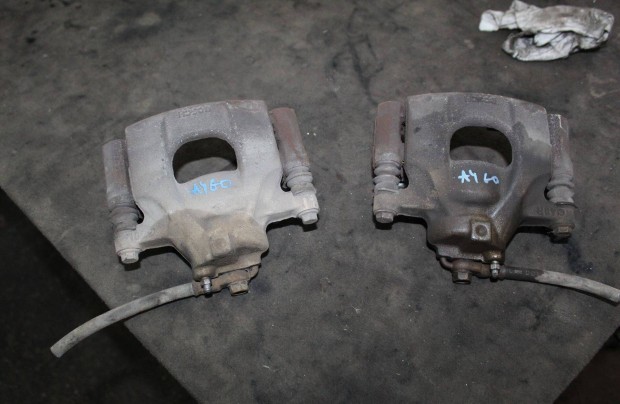 Toyota Aygo (AB10/AB20/AB30) 1.0i bal első féknyereg Y01787 j