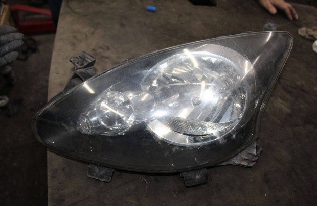 Toyota Aygo (AB10/AB20/AB30) 1.0i fényszóró 811500h010