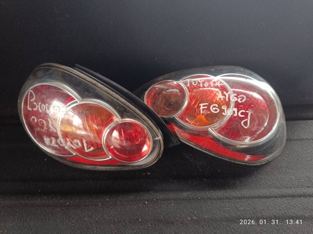 Toyota Aygo h�ts� l�mpa 