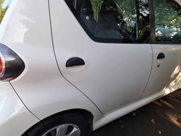 Toyota Aygo jobb hts ajt, rozsdamentes, hibtlan, fehr