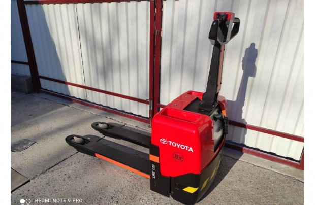 Toyota-BT 1300 kg-t emelő elektromos raklapemelő béka, targonca